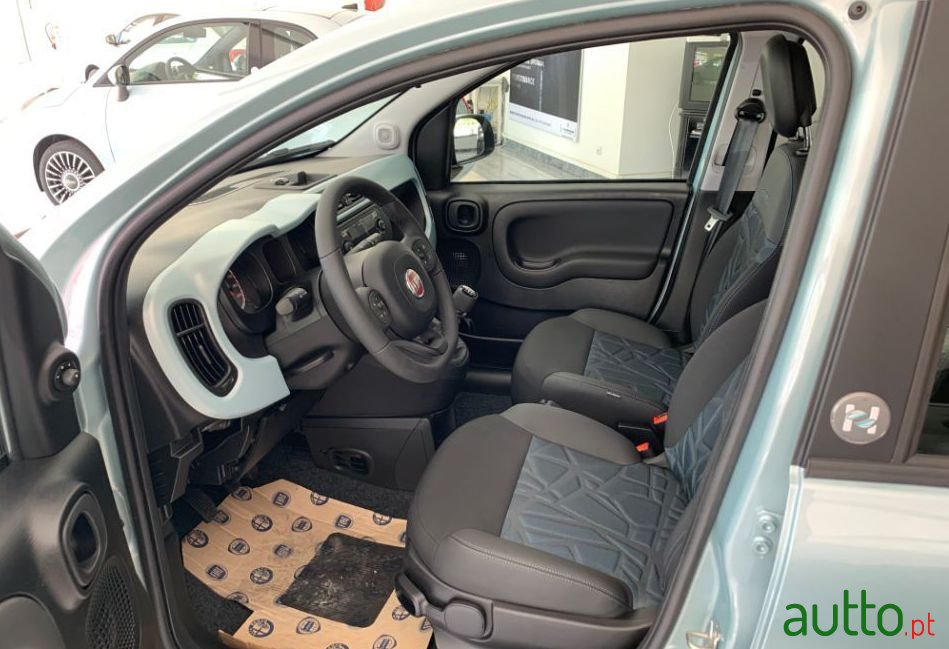 2020' Fiat Panda photo #2