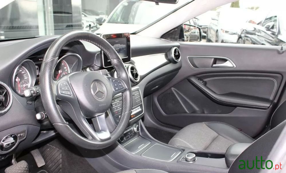 2016' Mercedes-Benz Classe Cla photo #3