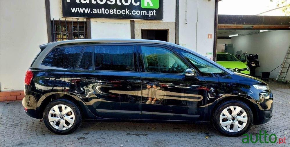 2015' Citroen C4 Grand Picasso photo #2