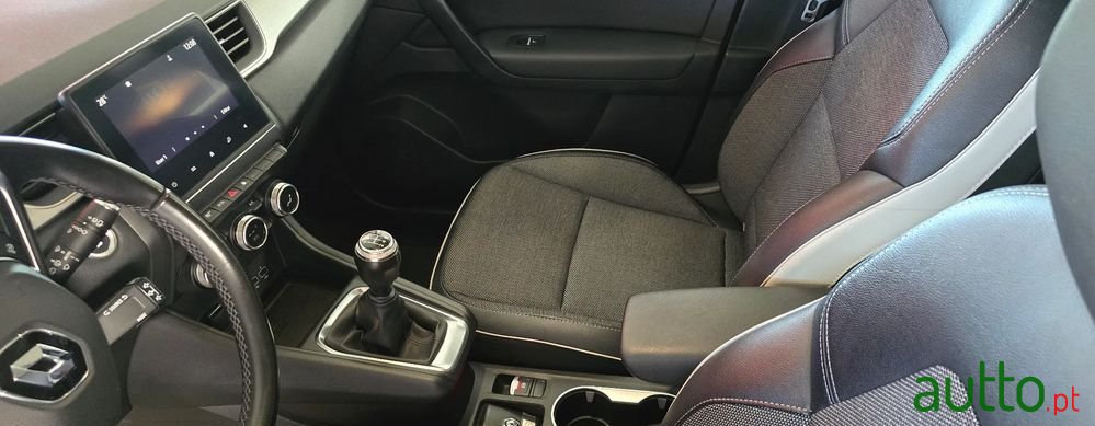 2020' Renault Captur photo #3