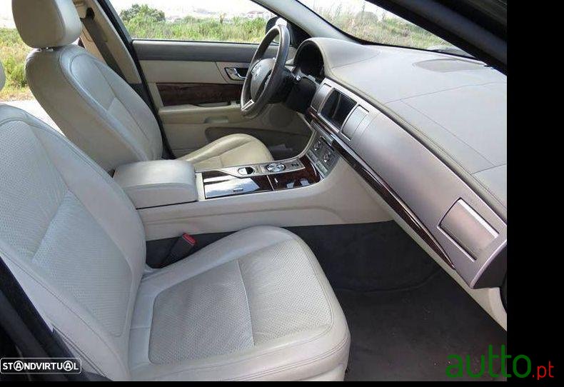 2008' Jaguar XF photo #4