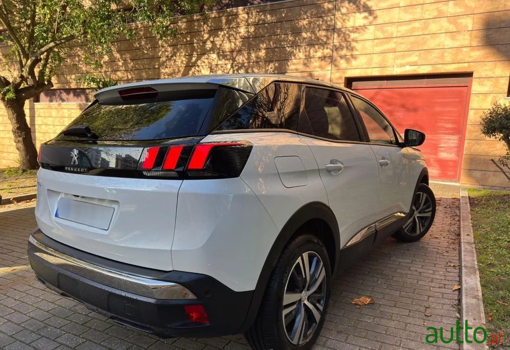 2023' Peugeot 3008 photo #4