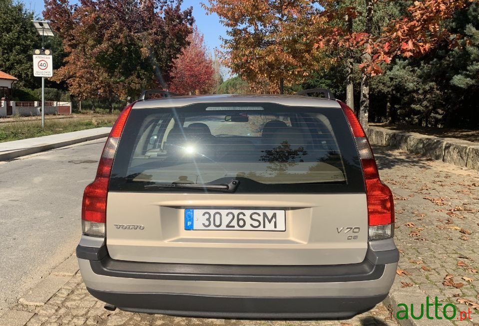 2001' Volvo V70 photo #4