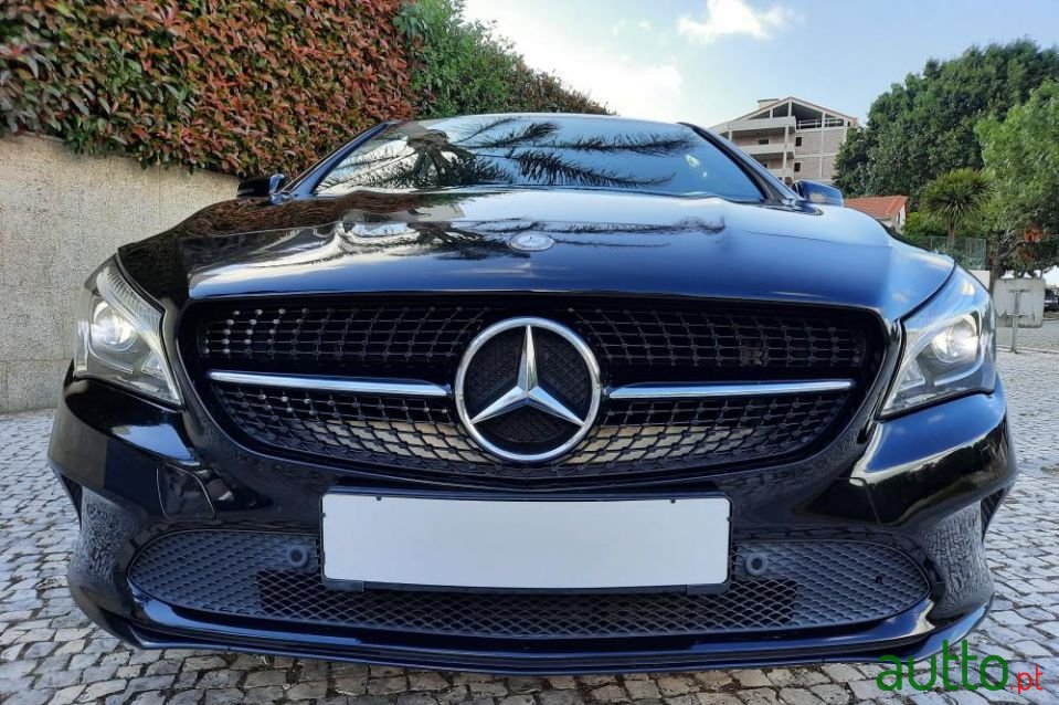 2016' Mercedes-Benz Cla-200 photo #2