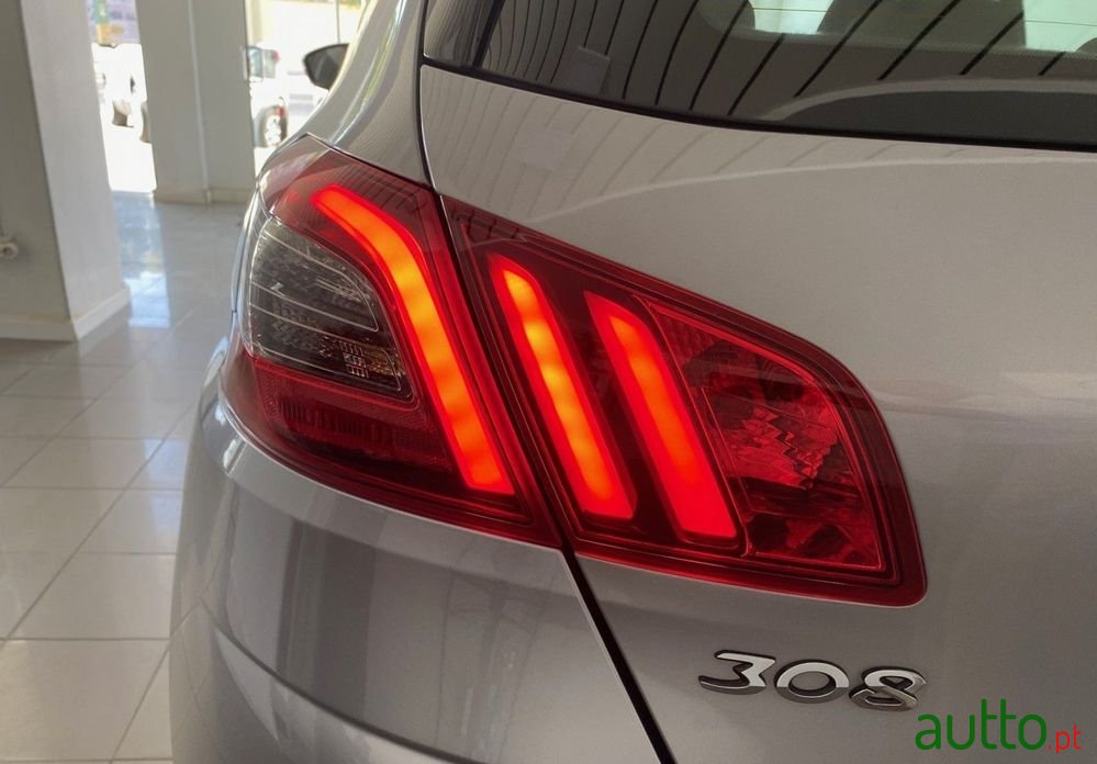 2019' Peugeot 308 photo #6