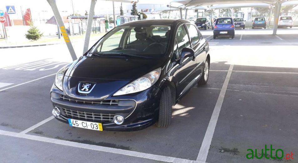 2006' Peugeot 207 1.6 Hdi Sport photo #2