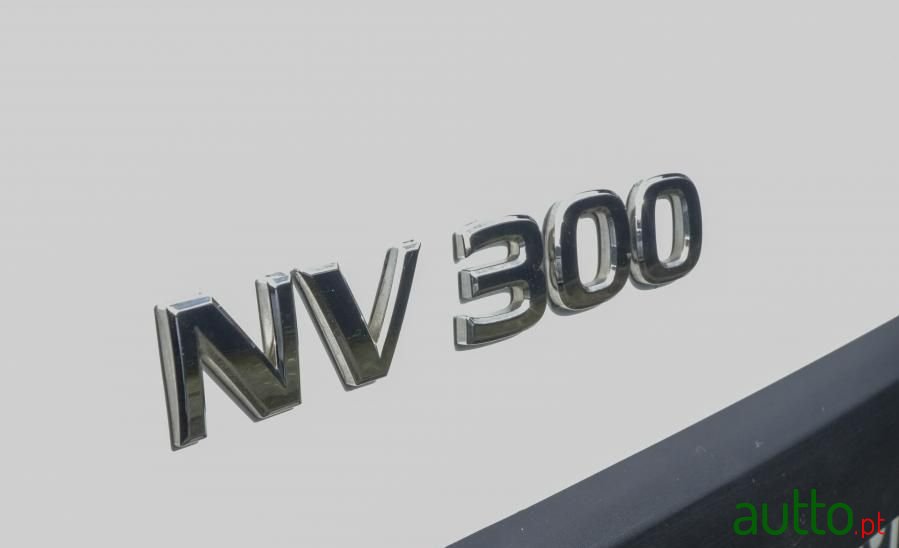 2019' Nissan NV300 photo #6