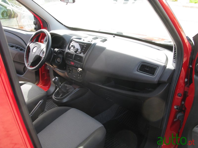 2011' Fiat Doblo photo #6
