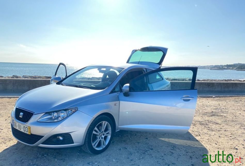 2010' SEAT Ibiza photo #6