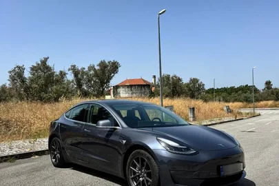 2019' Tesla Model 3