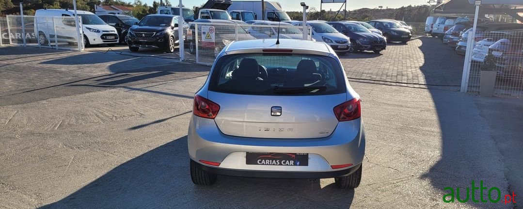 2011' SEAT Ibiza photo #4