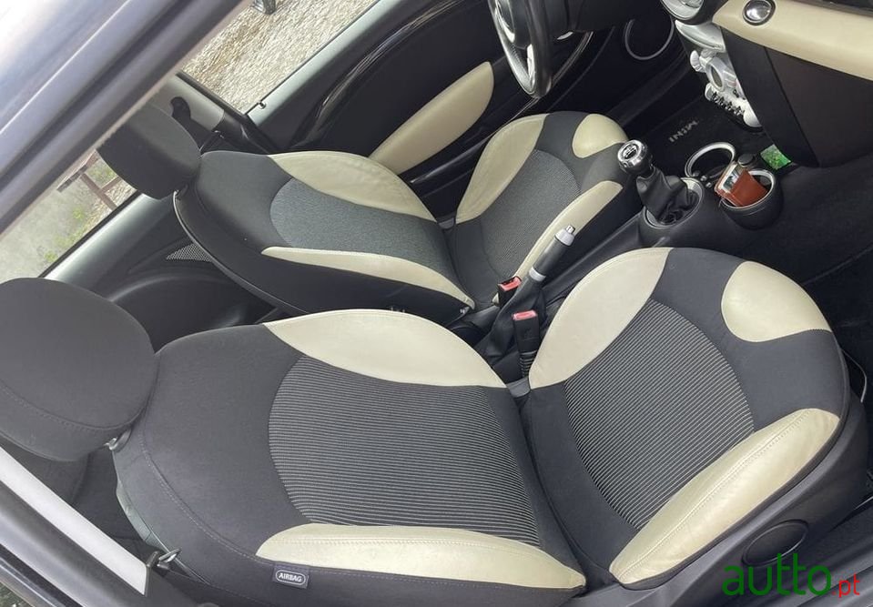 2009' MINI Cooper photo #3