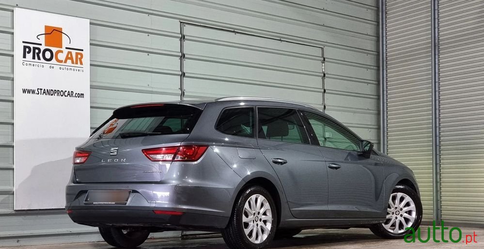 2016' SEAT Leon St photo #2