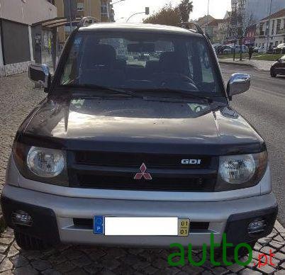 2001' Mitsubishi Pajero Pinin photo #2