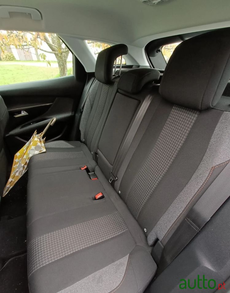 2017' Peugeot 3008 photo #2