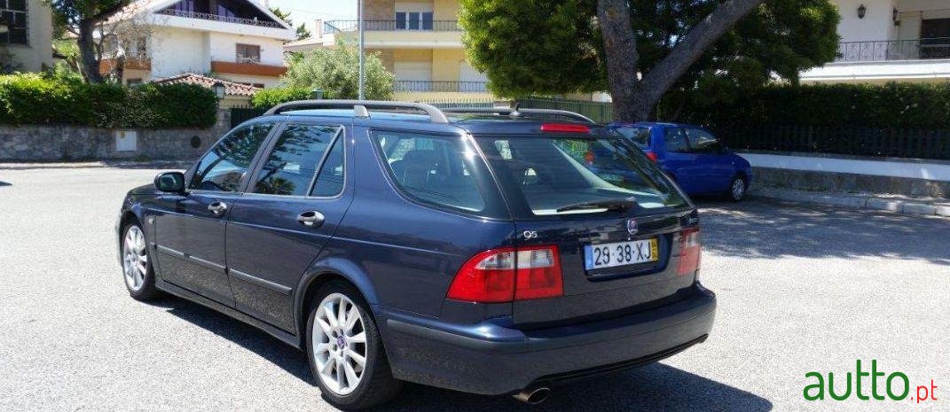 2004' Saab 9-5 Sportwagon photo #2