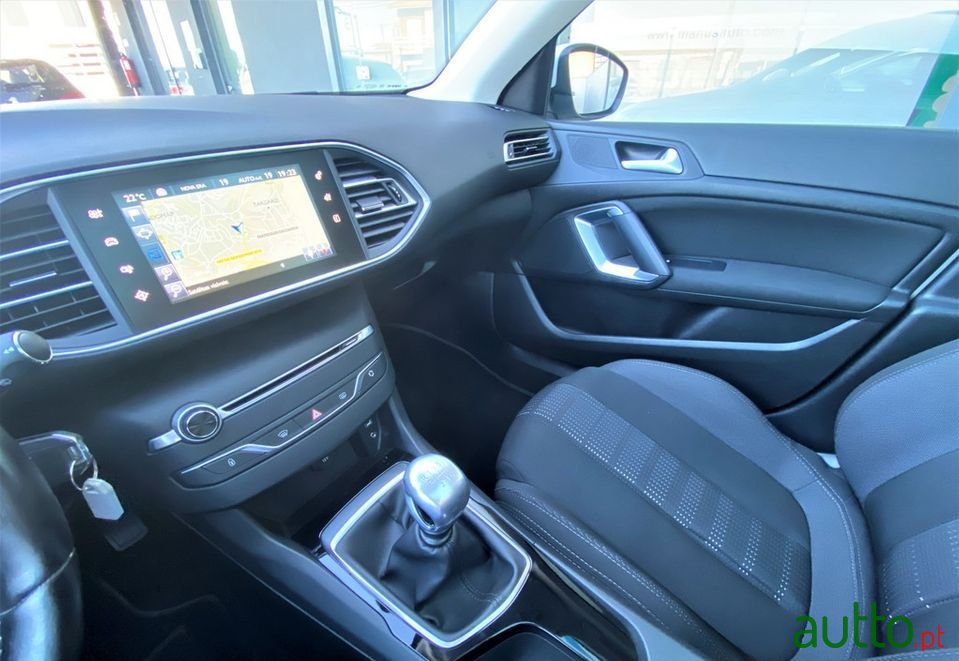 2016' Peugeot 308 Sw photo #6