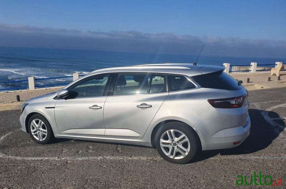2016' Renault Megane Sport Tourer photo #5