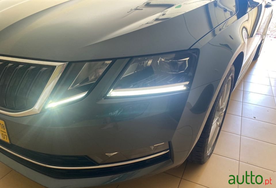 2018' Skoda Octavia Break photo #5