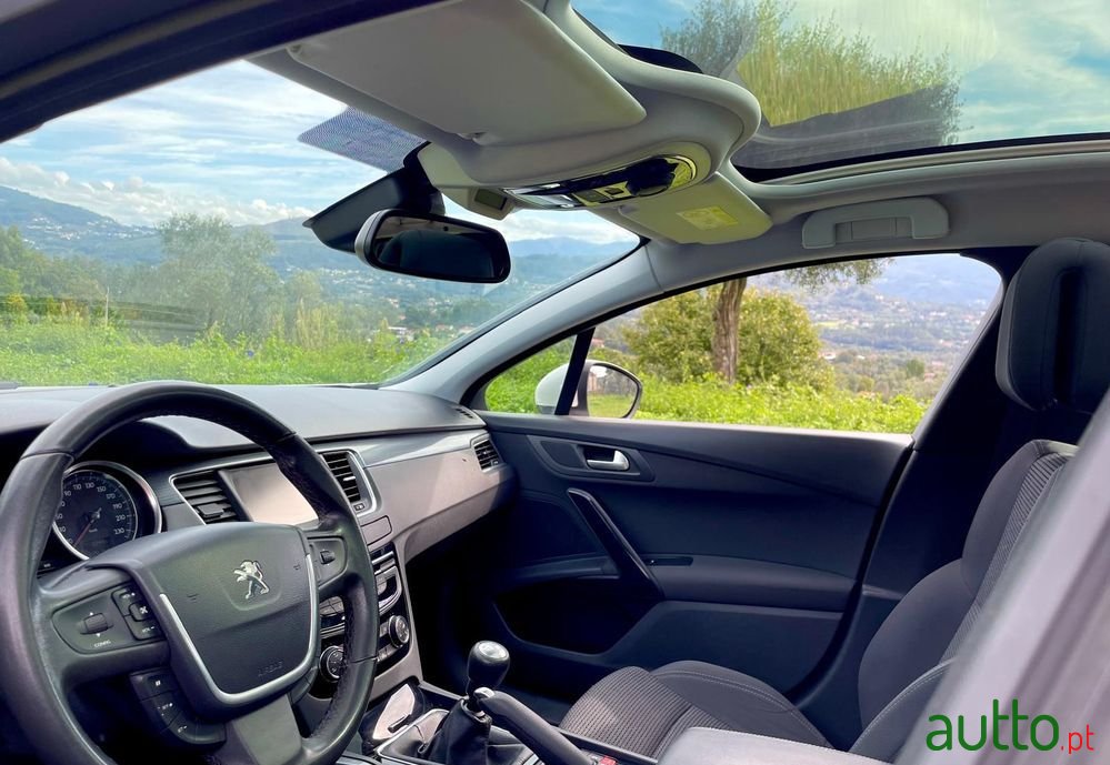 2015' Peugeot 508 Sw photo #2