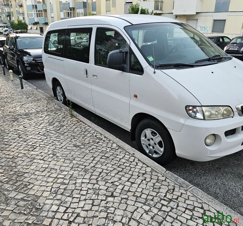 2002' Hyundai H-1 photo #2