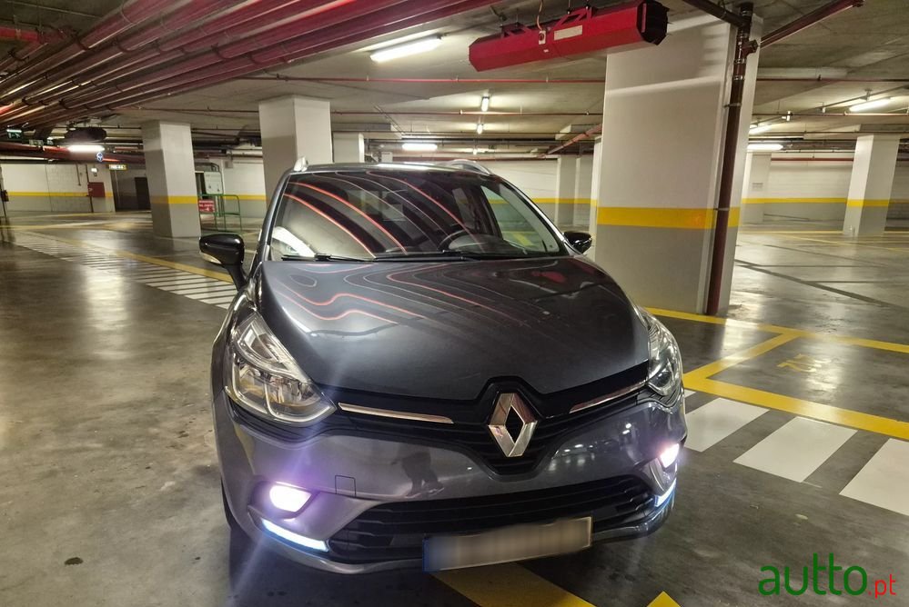2018' Renault Clio Sport Tourer photo #4