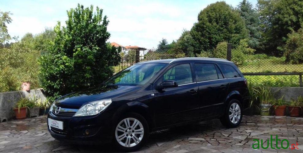 2007' Opel Astra Caravan photo #1