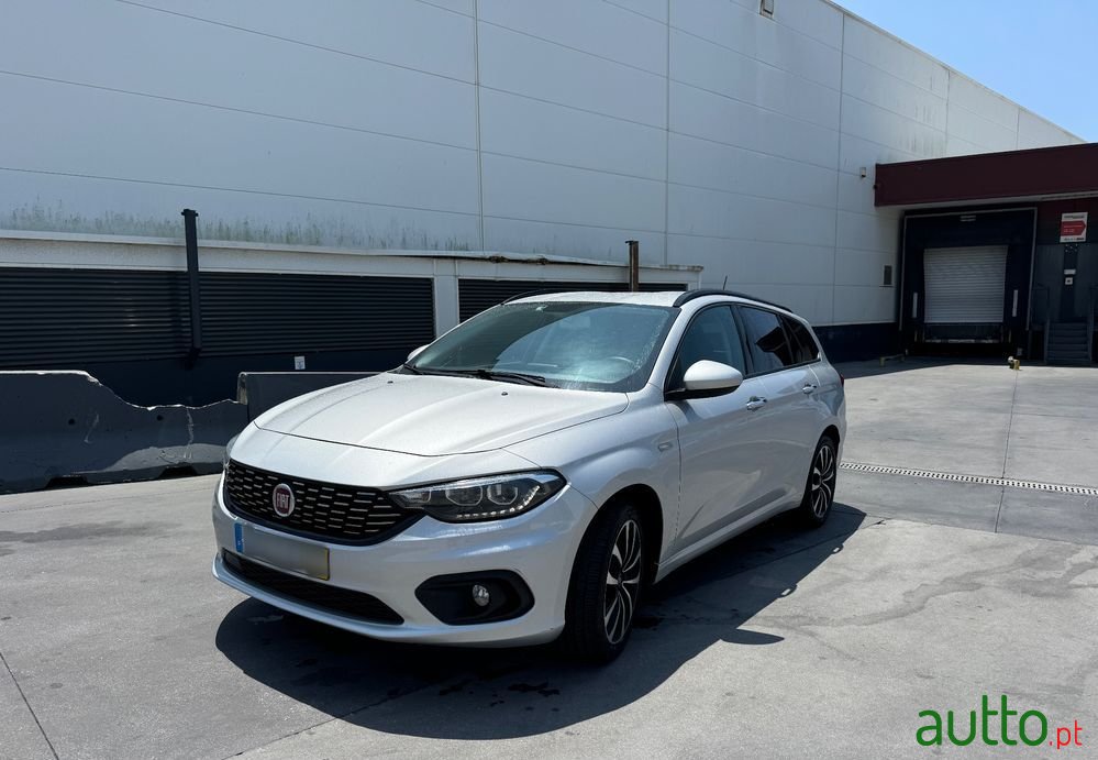 2019' Fiat Tipo Station Wagon photo #2