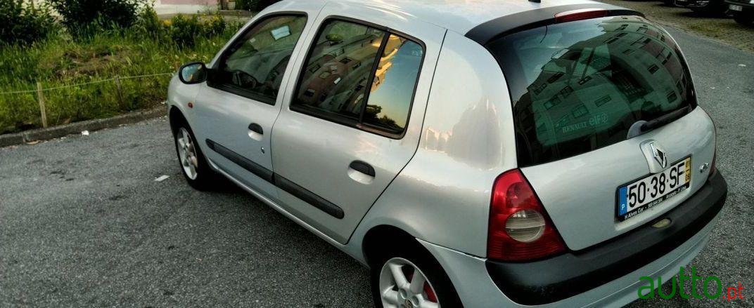 2001' Renault Clio photo #4