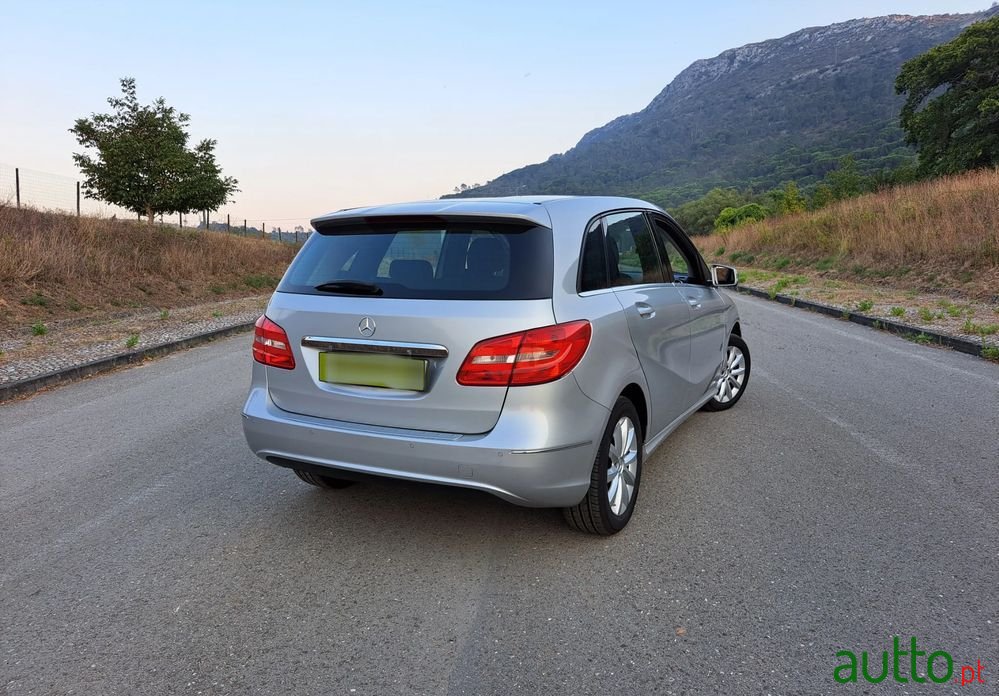 2015' Mercedes-Benz Classe B Cdi Style photo #4