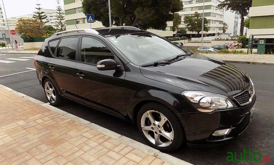 2011' Kia Ceed Sw photo #3