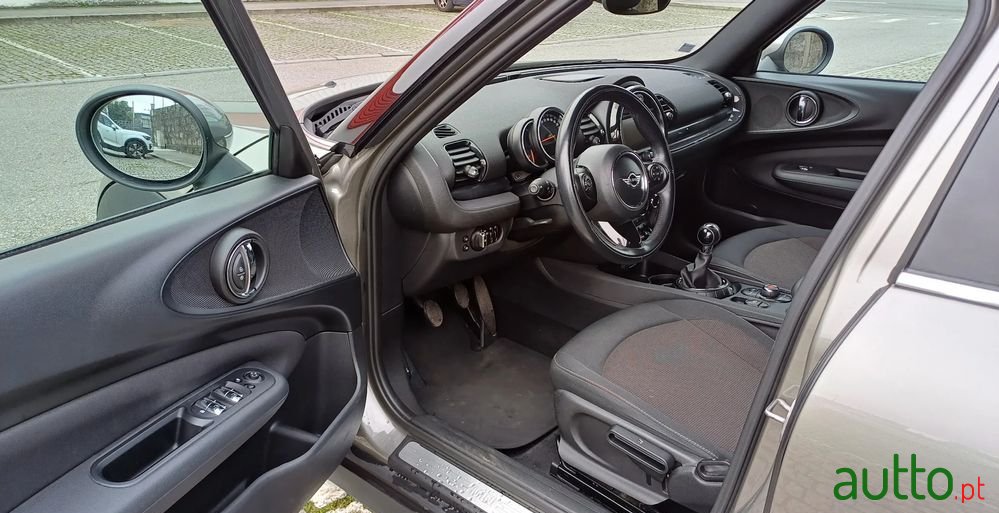 2016' MINI Clubman One D photo #6