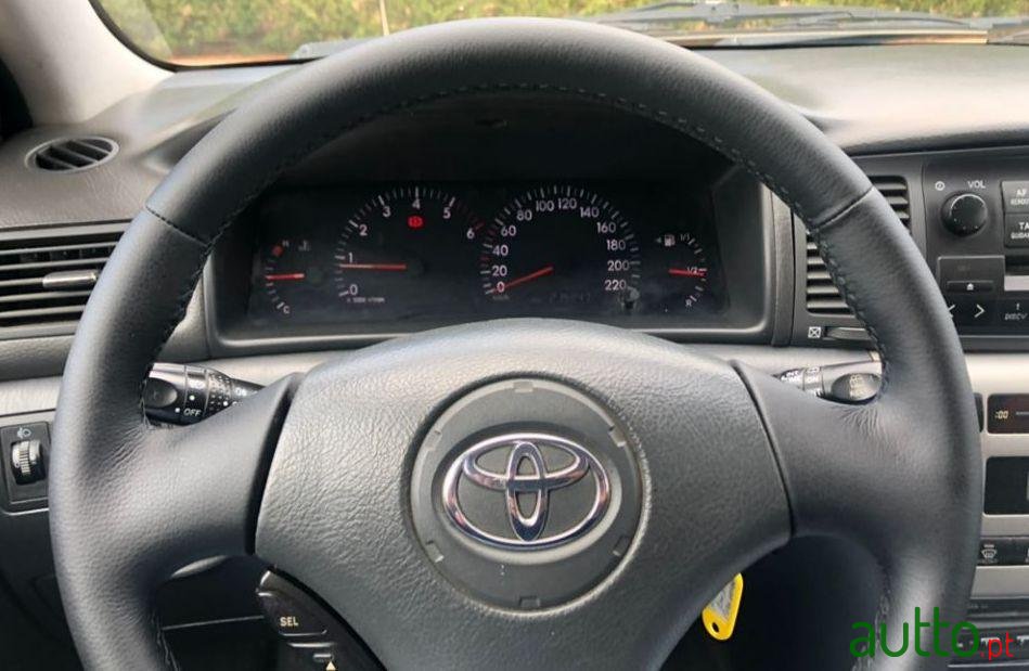 2003' Toyota Corolla 2.0 D4D photo #2