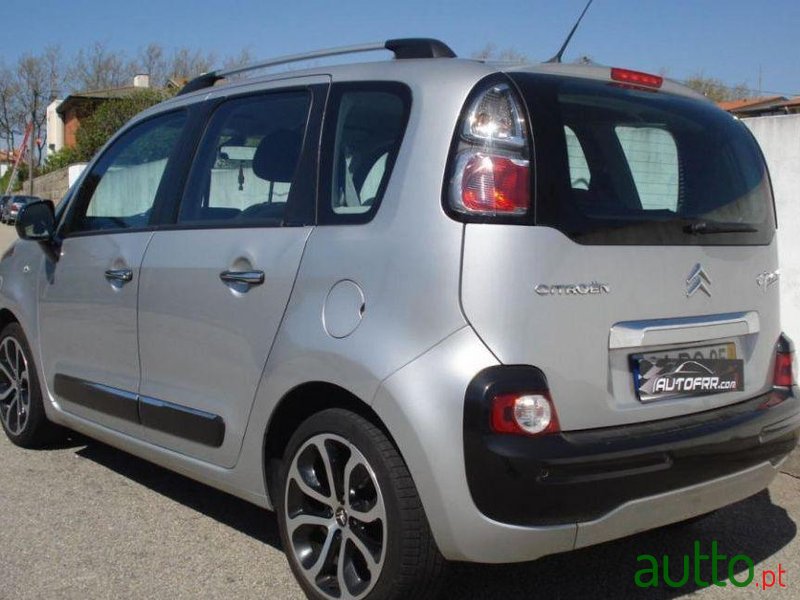 2011' Citroen C3 Picasso photo #1