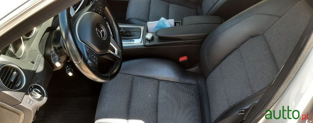 2012' Mercedes-Benz C-220 photo #2