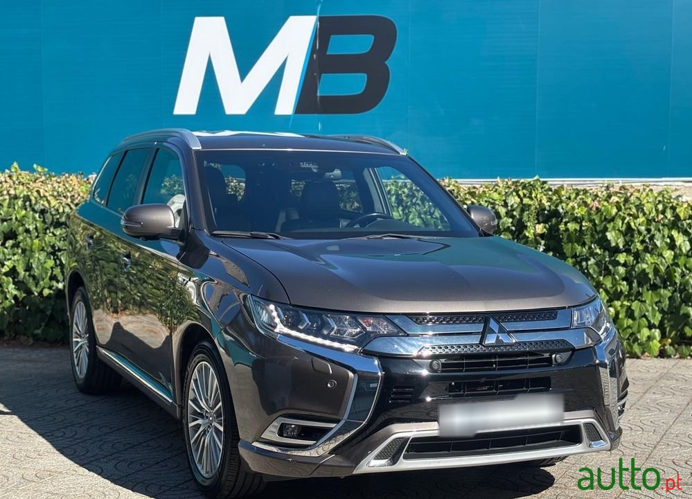 2019' Mitsubishi Outlander 2.4 Intense photo #1