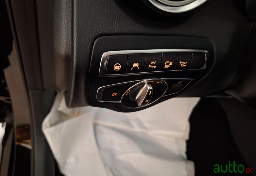 2018' Mercedes-Benz GLC 250 D Amg Line 4-Matic photo #2