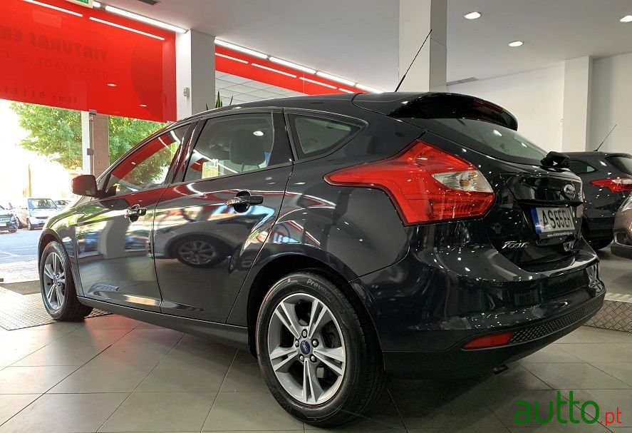 2013' Ford Focus photo #2