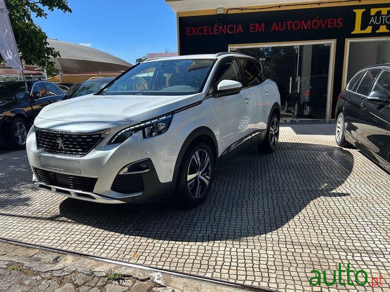 2020' Peugeot 3008 photo #1