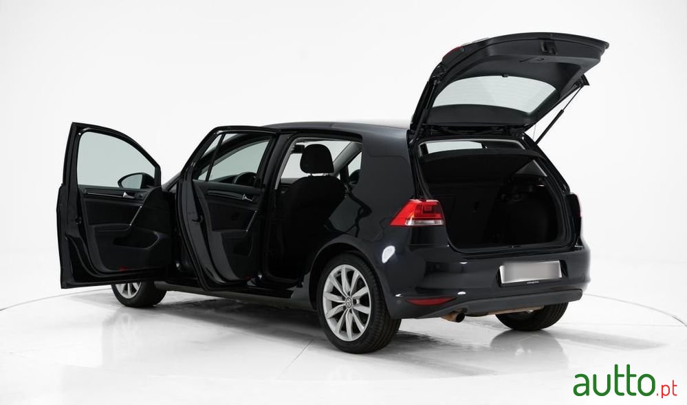 2013' Volkswagen Golf photo #5