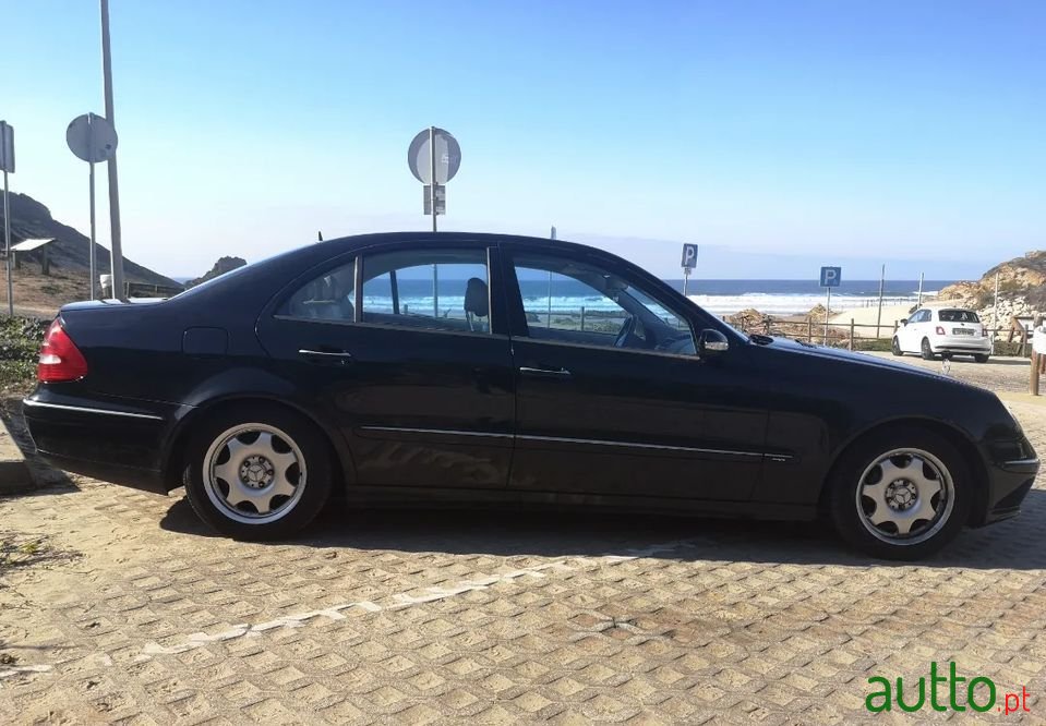 2002' Mercedes-Benz 320 photo #2