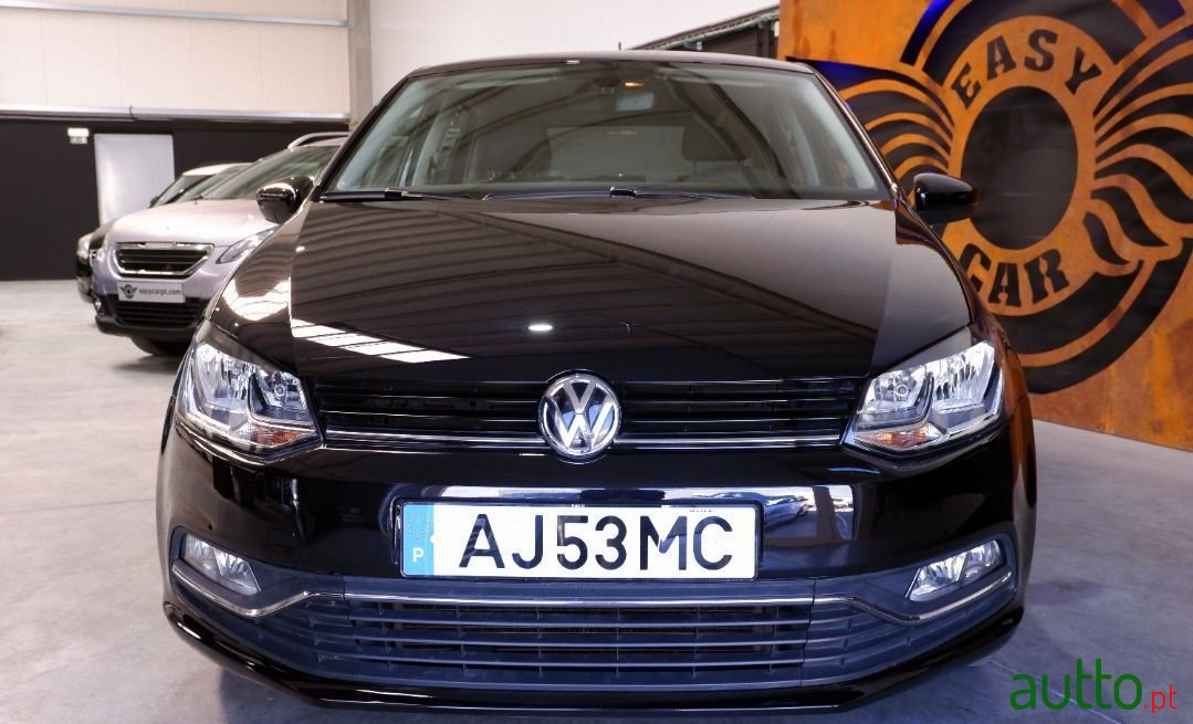 2010' Volkswagen Polo photo #5