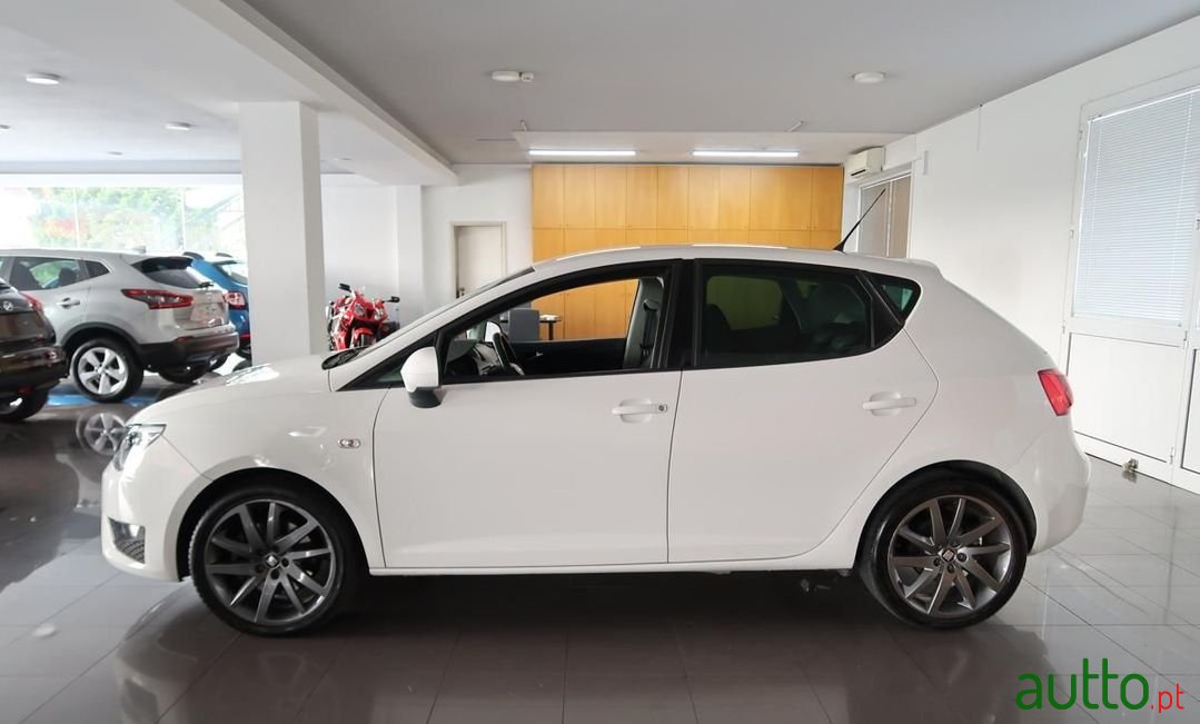 2015' SEAT Ibiza photo #4