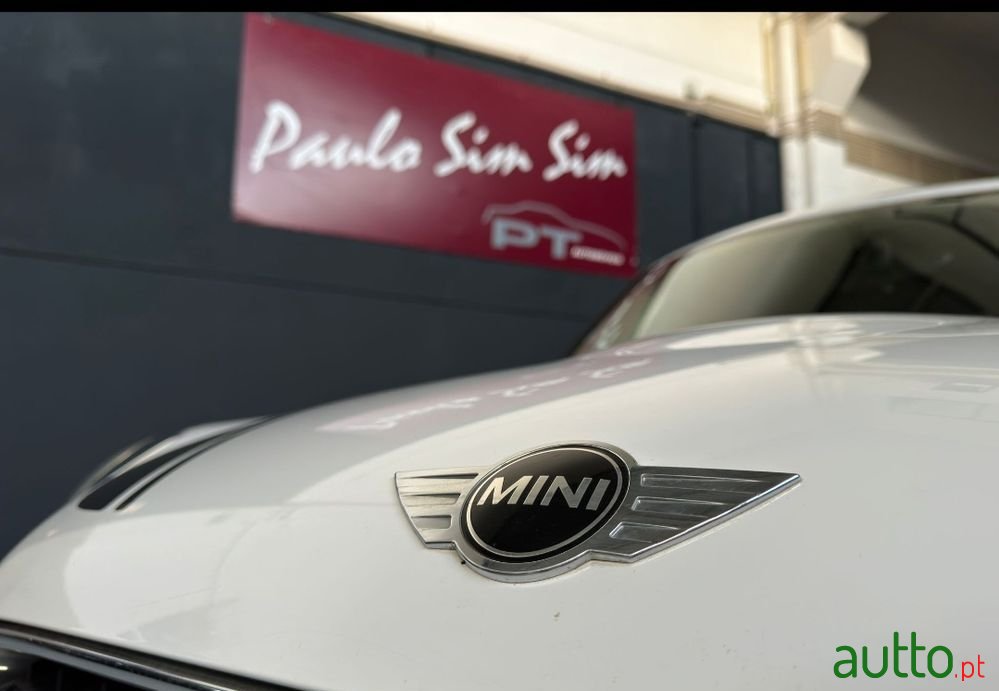 2011' MINI Countryman One D photo #2