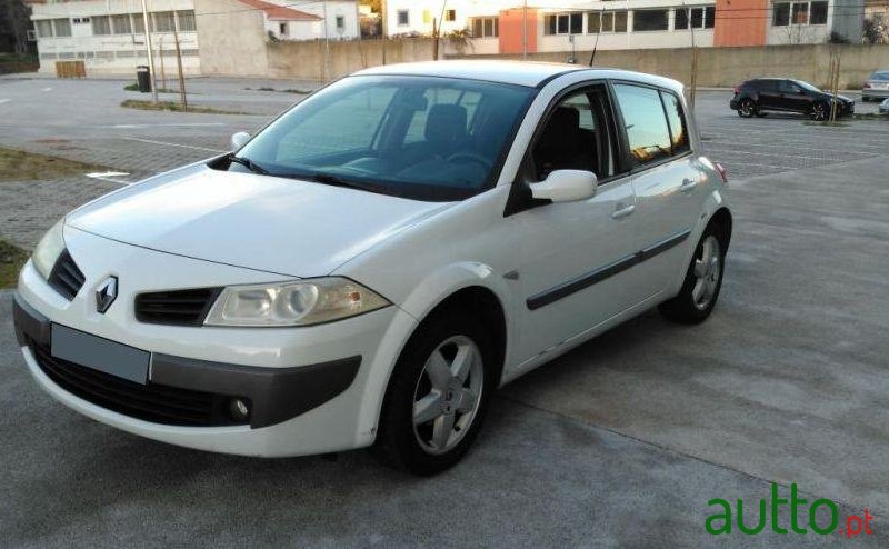 2007' Renault Megane photo #2