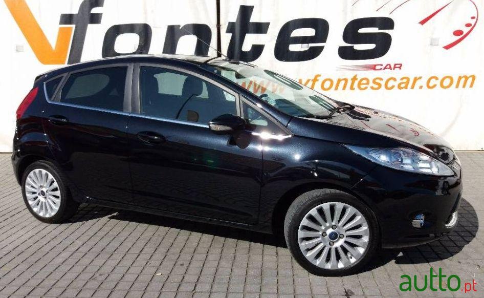 2010' Ford Fiesta Titanium photo #1