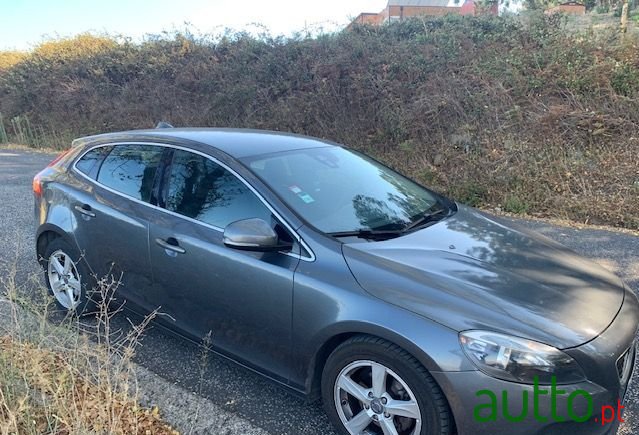 2013' Volvo V40 photo #3