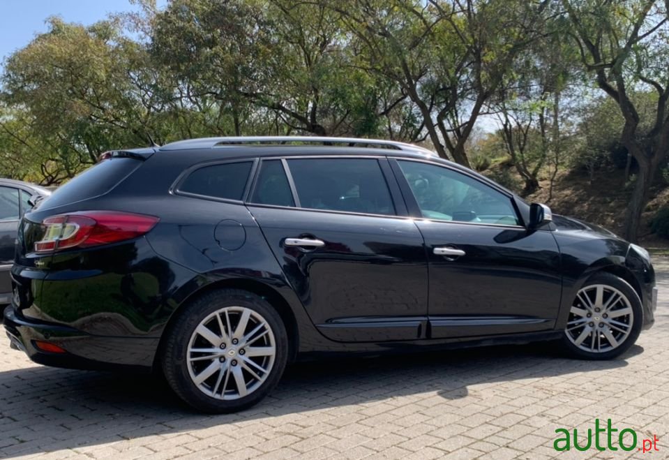 2015' Renault Megane Sport Tourer photo #4
