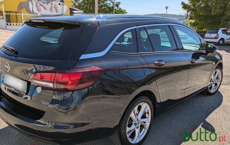 2017' Opel Astra Sports Tourer photo #3