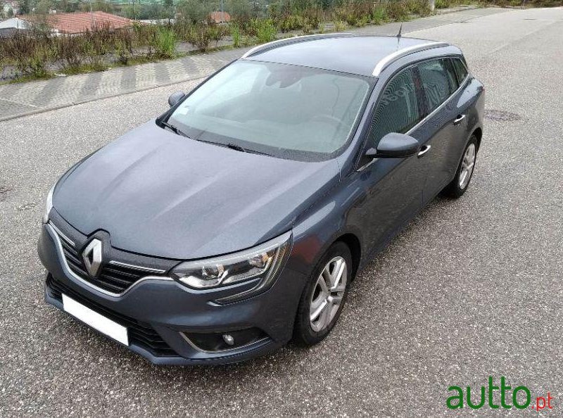 2016' Renault Megane Sport Tourer photo #2